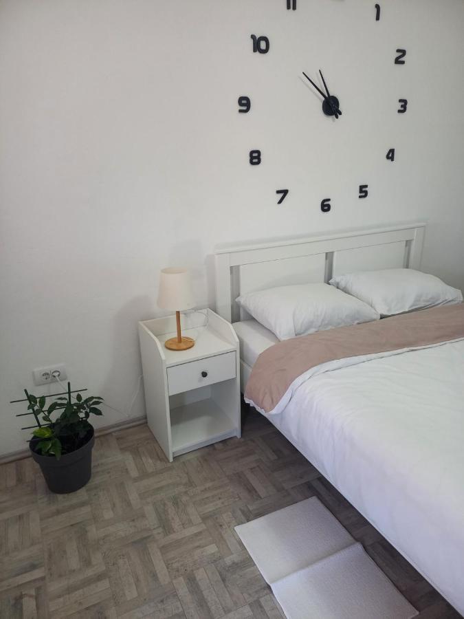 Apartman Flora Vrdnik Eksteriør billede